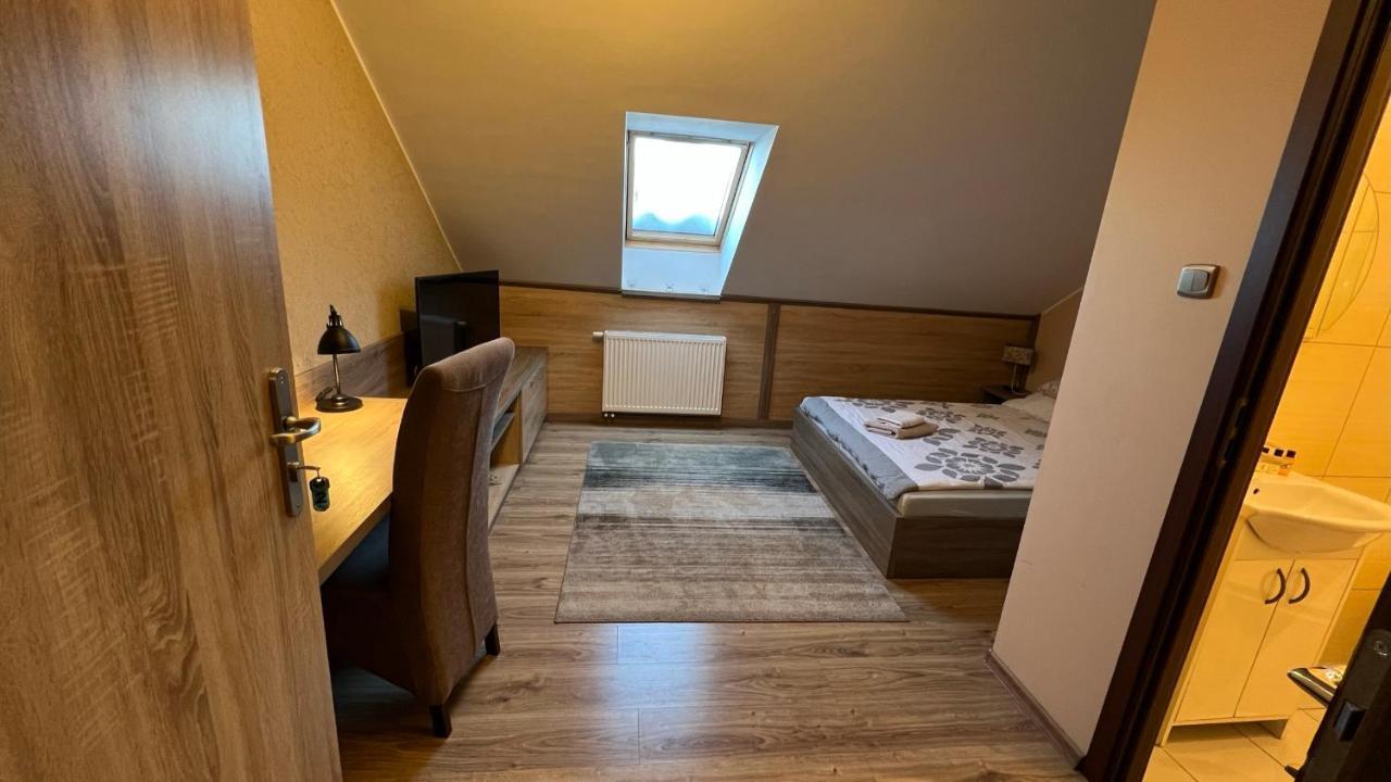 Fitnessfun Bed and Breakfast Krzyż Exteriör bild